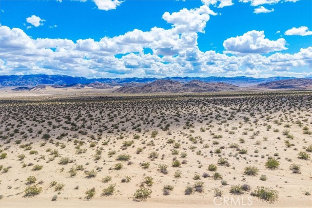 Detail Gallery Image 5 of 26 For 62 Lucille Ln, Joshua Tree,  CA 92252 - – Beds | – Baths