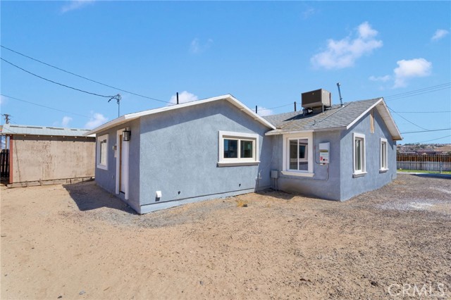 29246 Radio Rd, Barstow CA: https://media.crmls.org/medias/5bf9e0e6-e1e1-478c-bf8a-1493b6c88440.jpg