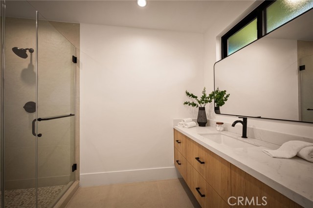 18839 La Amistad Place, Tarzana CA: https://media.crmls.org/medias/5bfb2c59-26bb-4527-be54-eed36c21e96b.jpg