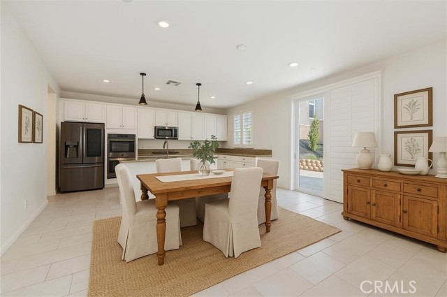 Detail Gallery Image 12 of 44 For 19435 Fortunello Ave, Riverside,  CA 92508 - 4 Beds | 3 Baths