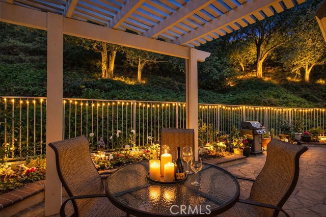 Detail Gallery Image 4 of 30 For 847 S Amber Ln, Anaheim Hills,  CA 92807 - 3 Beds | 3 Baths