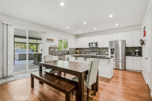 Detail Gallery Image 11 of 36 For 31874 Cloverhill Way, Murrieta,  CA 92563 - 4 Beds | 2 Baths