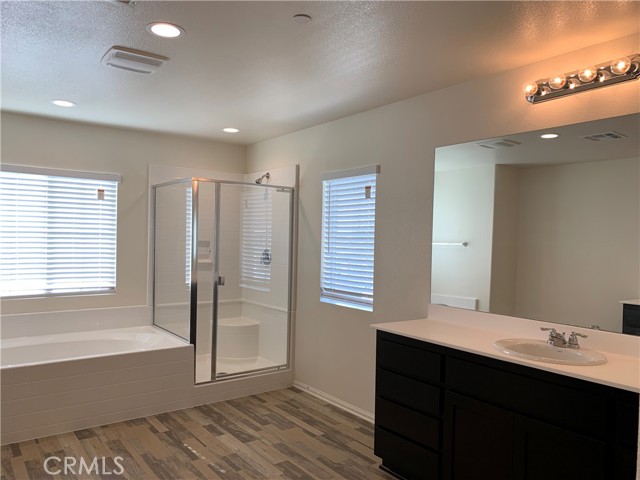 Detail Gallery Image 11 of 18 For 27773 Brodiaea Ave, Moreno Valley,  CA 92555 - 5 Beds | 4/1 Baths