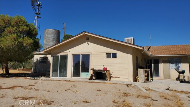 32676 Foothill Road, Lucerne Valley CA: https://media.crmls.org/medias/5bfee58b-379f-4a11-a67f-ac97884996d8.jpg