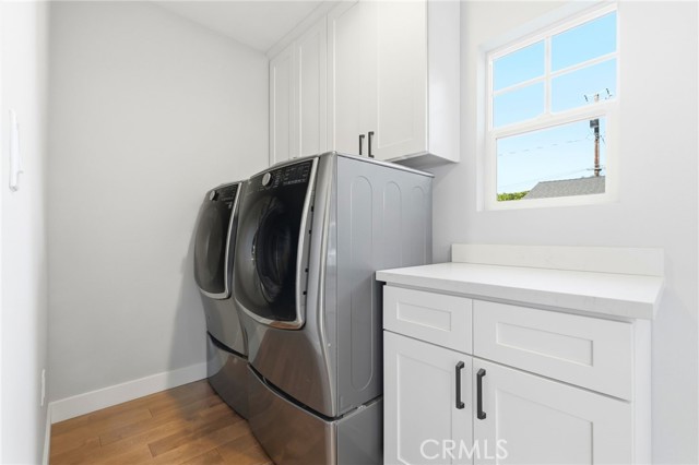 Detail Gallery Image 16 of 57 For 2311 W Clark Ave, Burbank,  CA 91506 - 4 Beds | 4/1 Baths