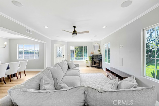 Detail Gallery Image 5 of 34 For 9817 La Rosa, Temple City,  CA 91780 - 4 Beds | 3 Baths