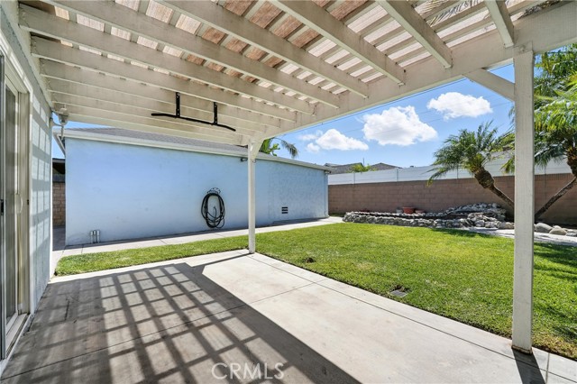 2275 Ximeno Avenue, Long Beach CA: https://media.crmls.org/medias/5c0045eb-07e7-44bd-8ae4-d1aa27420b2c.jpg