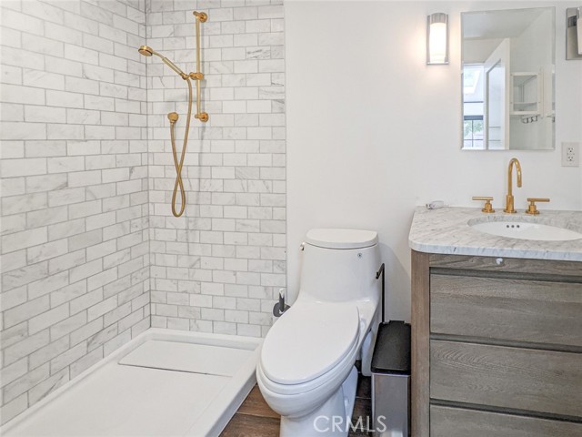 Detail Gallery Image 20 of 28 For 1113 Amoroso Pl, Venice,  CA 90291 - 2 Beds | 1 Baths