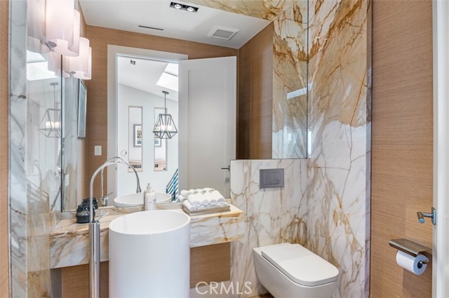 38 Saddleback, Rolling Hills CA: https://media.crmls.org/medias/5c0059b8-762b-41d0-8b57-6bfc7fd3a730.jpg