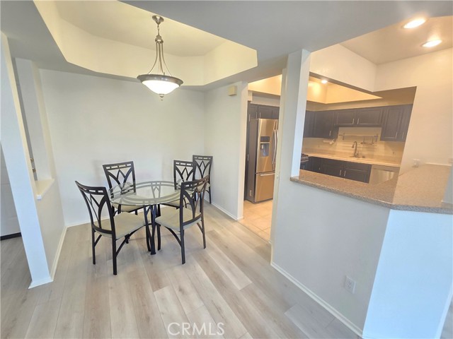 Detail Gallery Image 9 of 26 For 14347 Albers St #301,  Sherman Oaks,  CA 91401 - 2 Beds | 2 Baths