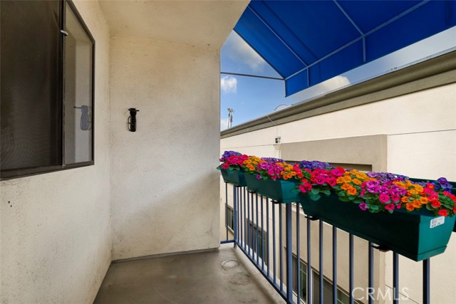 Detail Gallery Image 14 of 19 For 285 S Sierra Madre Bld #L,  Pasadena,  CA 91107 - 2 Beds | 2 Baths