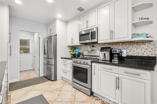 Detail Gallery Image 14 of 48 For 1032 E Lemon Ave, Glendora,  CA 91741 - 3 Beds | 1/1 Baths