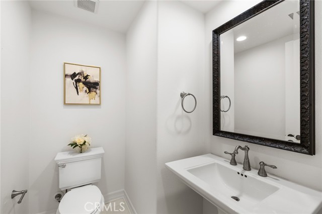 31 Prairie, Irvine CA: https://media.crmls.org/medias/5c01d537-af5a-4e5a-bf53-00b5fcabf8a7.jpg
