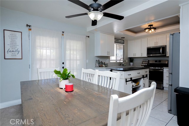Detail Gallery Image 8 of 33 For 9835 Sycamore Ave, Fontana,  CA 92335 - 3 Beds | 2 Baths