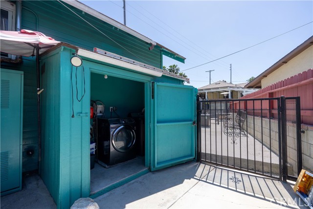 215 Hamlet Street, Los Angeles, California 90042, 2 Bedrooms Bedrooms, ,1 BathroomBathrooms,Single Family Residence,For Sale,Hamlet,WS24127236