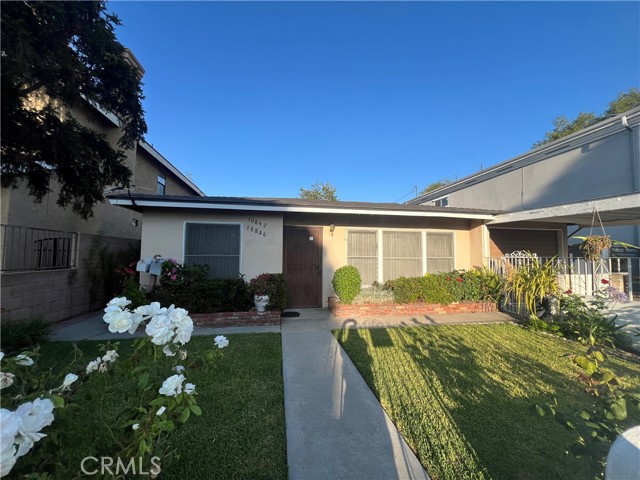10842 Pine Street, Los Alamitos CA: https://media.crmls.org/medias/5c024163-23ab-4b88-a972-82beaa5cd6ab.jpg