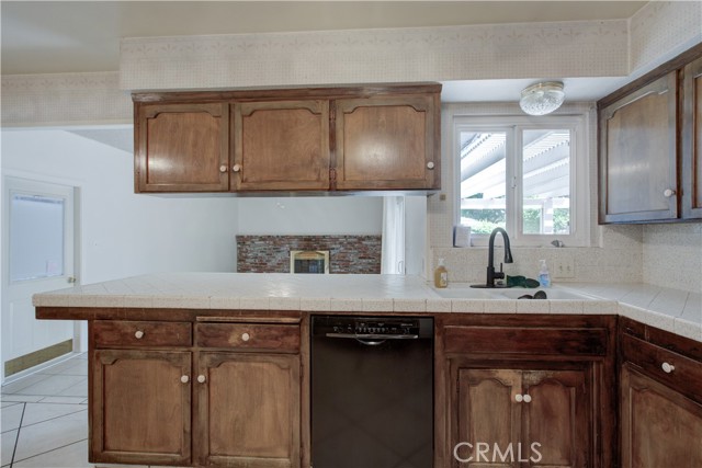 Detail Gallery Image 6 of 32 For 684 Vallie Ct, Merced,  CA 95340 - 4 Beds | 2 Baths