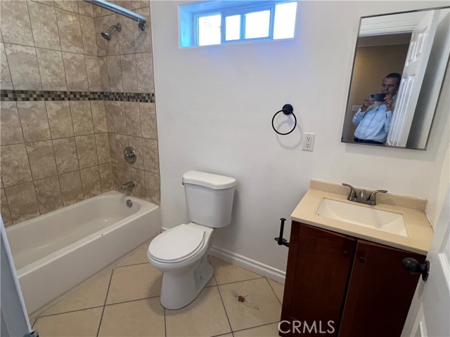 Detail Gallery Image 14 of 20 For 1577 E 51st, Los Angeles,  CA 90011 - 4 Beds | 2 Baths