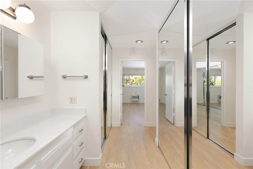 5c03d322 B032 435b 8d81 D75447de99b2