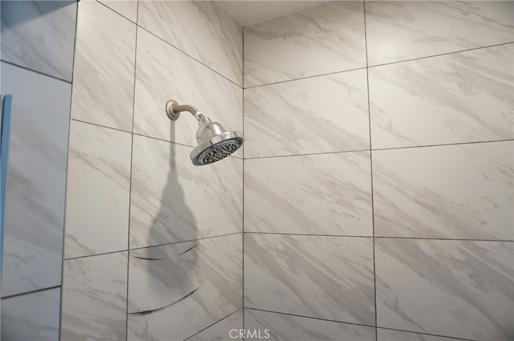 https://media.crmls.org/medias/5c04fe71-b1f2-48c4-9850-b94492b4cd5c.jpg?preset=X-Large