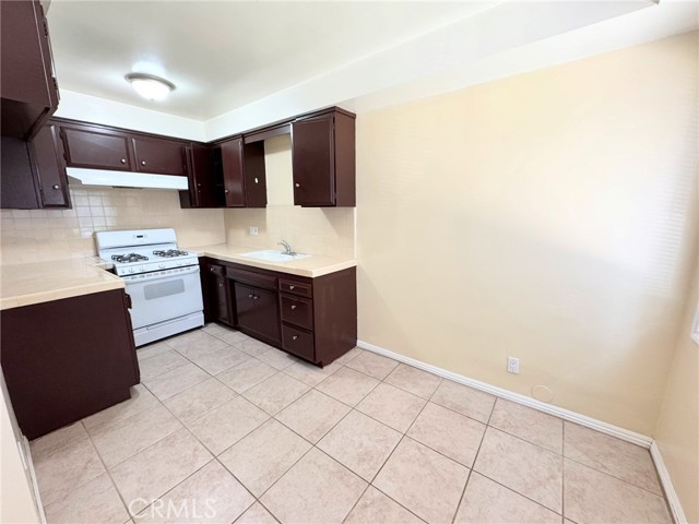 418 N Marguerita Avenue, Alhambra CA: https://media.crmls.org/medias/5c054f0d-c2bc-4a1b-9fa5-a9945e8efba7.jpg