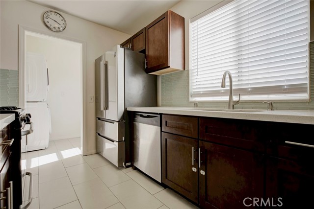 Detail Gallery Image 12 of 26 For 12156 Vanowen St, North Hollywood,  CA 91605 - 2 Beds | 1 Baths