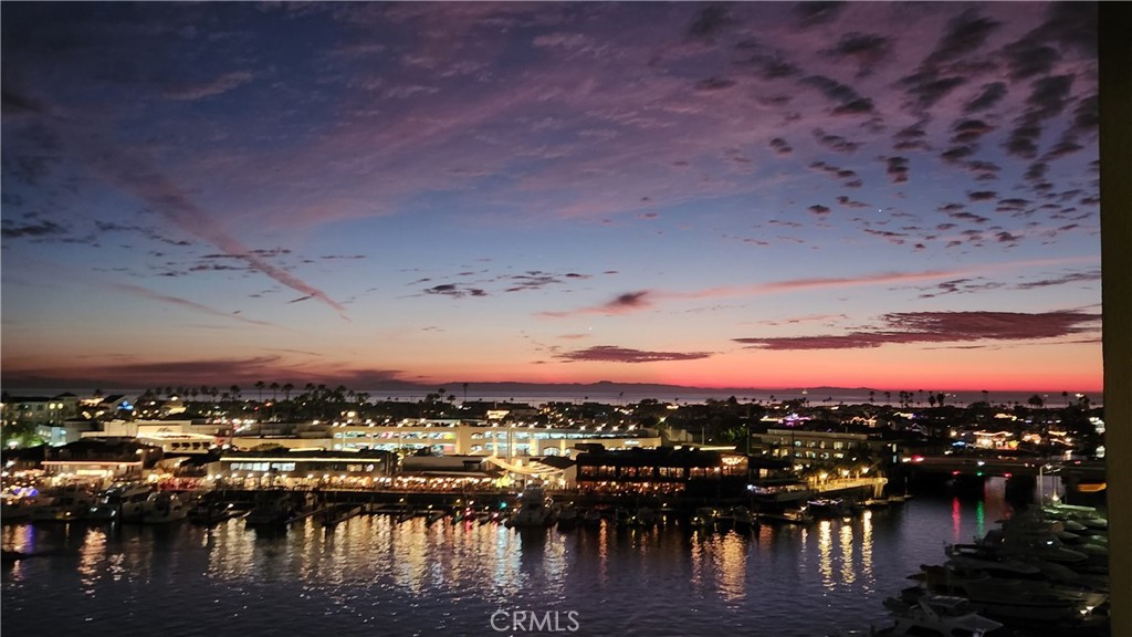 https://media.crmls.org/medias/5c0628e7-ca70-4fe7-96a1-353f0b908a79.jpg?preset=X-Large