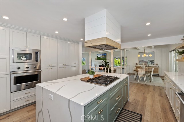 Detail Gallery Image 3 of 70 For 1211 Yellowstone Dr, Lake Arrowhead,  CA 92352 - 4 Beds | 5 Baths