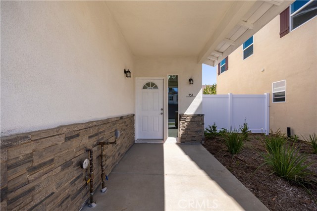 755 Lewis Street, Pomona CA: https://media.crmls.org/medias/5c06536b-fd2f-4800-a654-13566e4824ab.jpg
