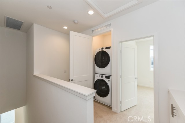 115 Allusion, Irvine CA: https://media.crmls.org/medias/5c06a4b8-3274-4bd8-8345-ea730f1fb015.jpg