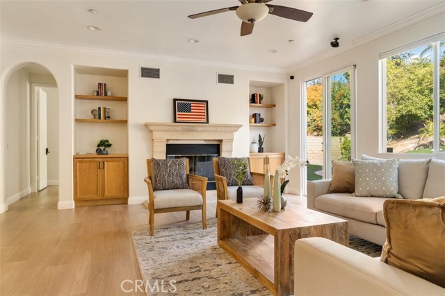 Detail Gallery Image 11 of 74 For 3406 Whispering Glen Ct, Simi Valley,  CA 93065 - 5 Beds | 4/1 Baths