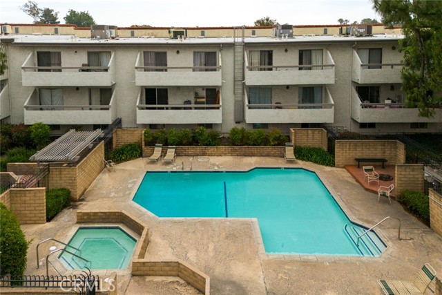 Detail Gallery Image 5 of 22 For 16970 Marygold Ave #14,  Fontana,  CA 92335 - 2 Beds | 2 Baths