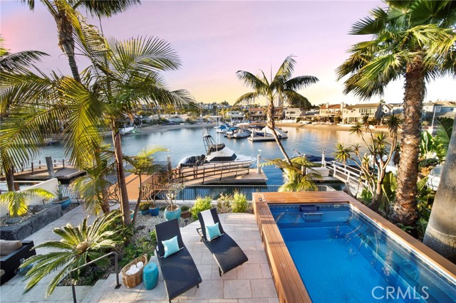 3908 Channel Place, Newport Beach CA: https://media.crmls.org/medias/5c07644a-3409-4058-944f-ea679d628b87.jpg