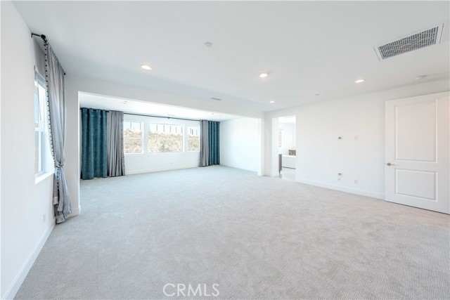 27554 Elderberry Dr, Valencia CA: https://media.crmls.org/medias/5c07d3e0-c48f-4fc1-a192-b81664d175d1.jpg