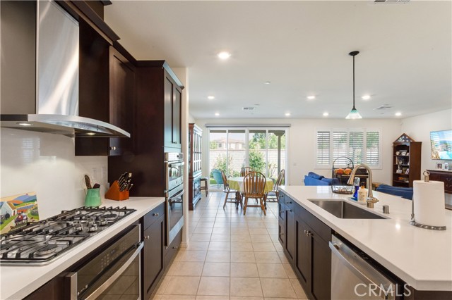4071 E Amigos Privado, Ontario CA: https://media.crmls.org/medias/5c07f457-cf41-4f17-845b-869161fef3a2.jpg