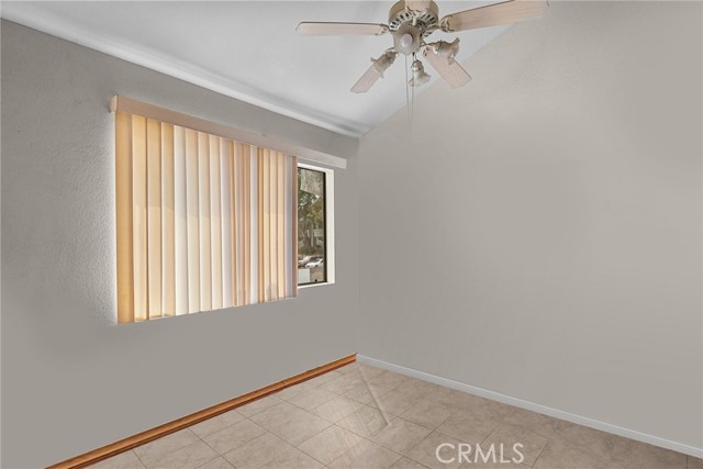 Detail Gallery Image 14 of 30 For 11014 Arminta St #13,  Sun Valley,  CA 91352 - 2 Beds | 2 Baths