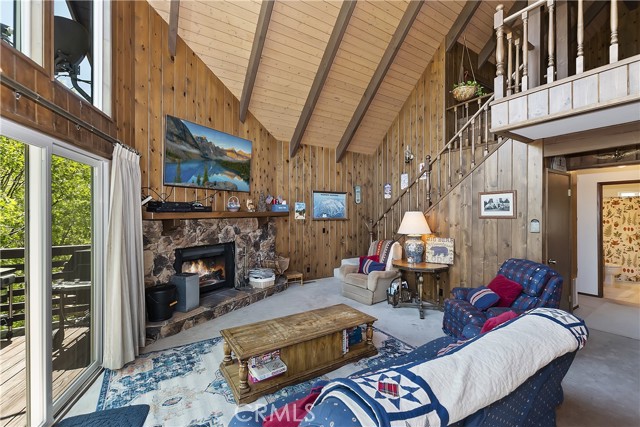 Detail Gallery Image 5 of 36 For 1096 Nadelhorn Dr, Lake Arrowhead,  CA 92352 - 3 Beds | 3 Baths