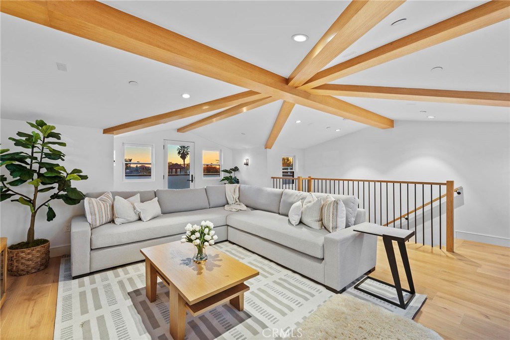 5c0940f5 C8b4 4bbd Afd8 F3dc60665e59