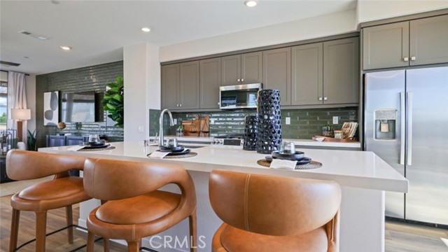 Detail Gallery Image 1 of 31 For 1673 W Lincoln Ave #101,  Anaheim,  CA 92801 - 3 Beds | 2/1 Baths