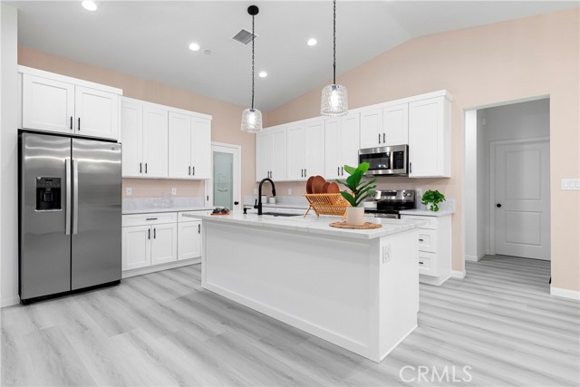 Detail Gallery Image 14 of 26 For 20312 81st St, California City,  CA 93505 - 4 Beds | 2 Baths