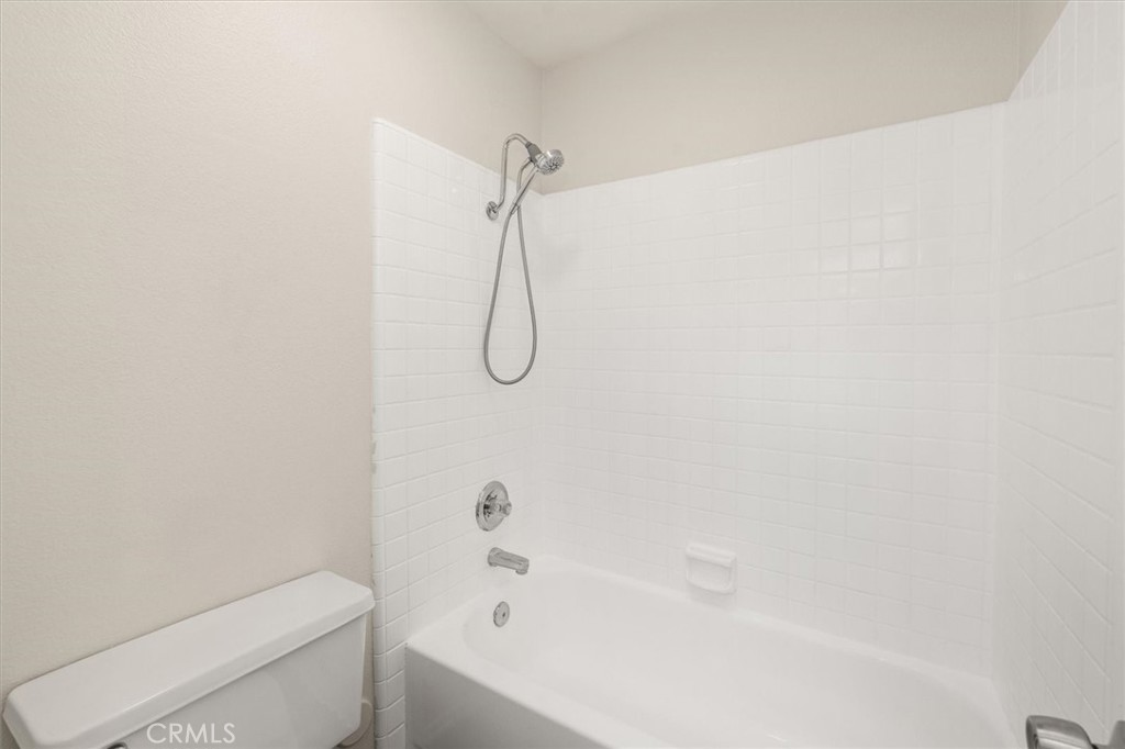 https://media.crmls.org/medias/5c0a9f0b-f068-4b8f-a35d-1603dbc33623.jpg?preset=X-Large