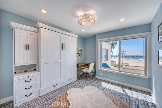 Detail Gallery Image 2 of 35 For 711 Pacific Coast Hwy #421,  Huntington Beach,  CA 92648 - 2 Beds | 1/1 Baths