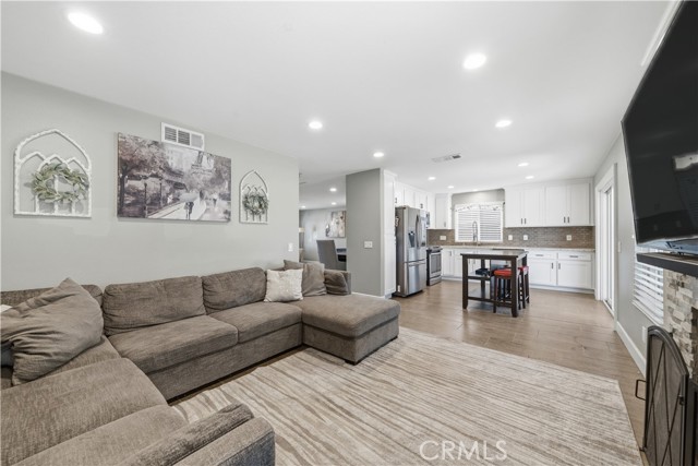 Detail Gallery Image 7 of 55 For 40565 Sunflower, Murrieta,  CA 92562 - 5 Beds | 2/1 Baths