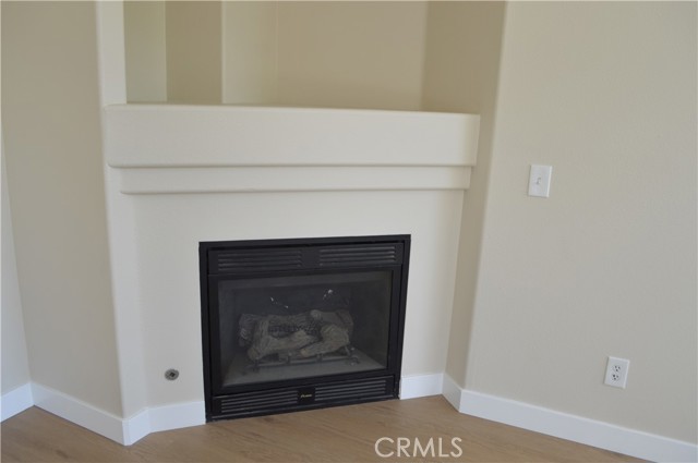Detail Gallery Image 6 of 33 For 7004 Newport Ave, Fontana,  CA 92336 - 4 Beds | 2/1 Baths