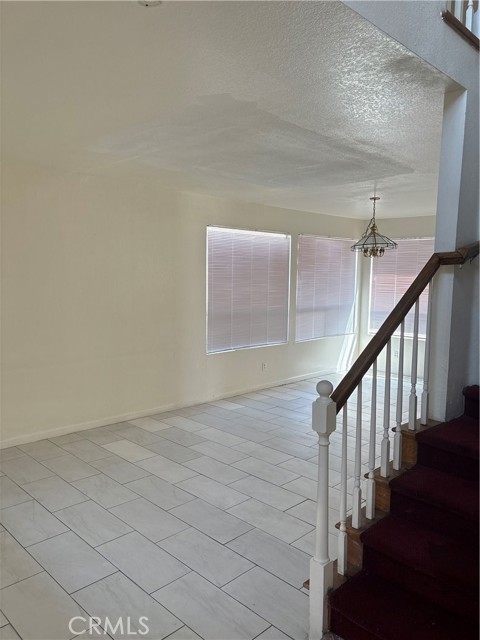 Detail Gallery Image 4 of 8 For 12212 Amber Hill, Moreno Valley,  CA 92557 - 4 Beds | 2/1 Baths