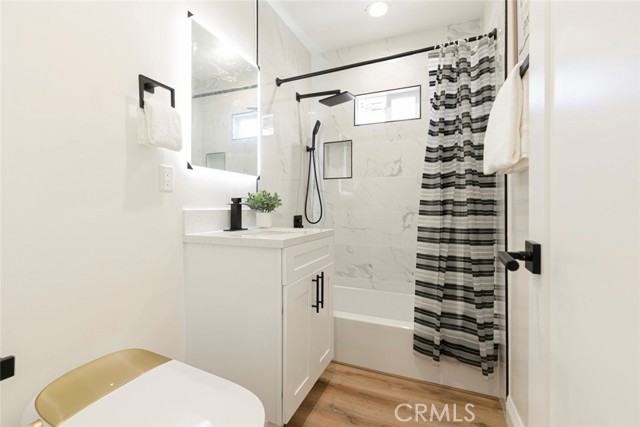 4250 McConnell Boulevard, Los Angeles CA: https://media.crmls.org/medias/5c0d6213-0d00-4a9c-b6e0-66db2f593b88.jpg