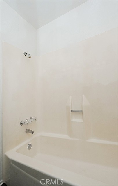 Tub/shower in Primary Bathroom 2