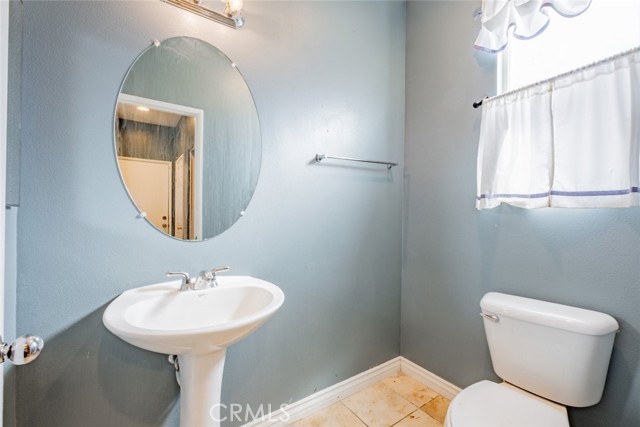 Detail Gallery Image 16 of 36 For 6349 Catania Ct, Palmdale,  CA 93552 - 6 Beds | 2/1 Baths