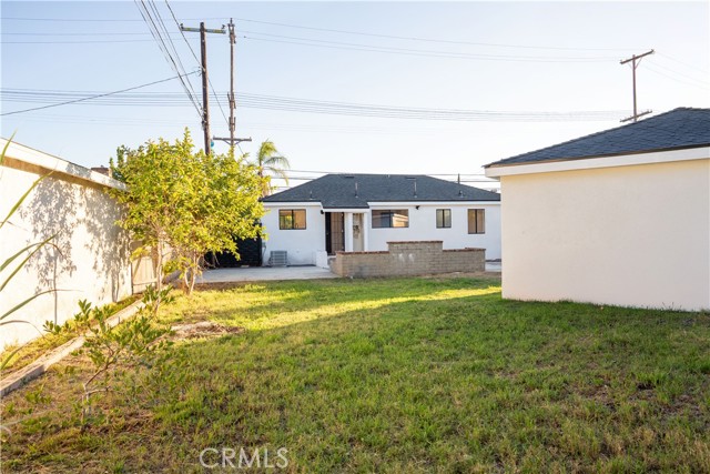 10716 Telfair Avenue, Pacoima CA: https://media.crmls.org/medias/5c1032d7-3cc0-4510-8609-5c3fd63ad190.jpg