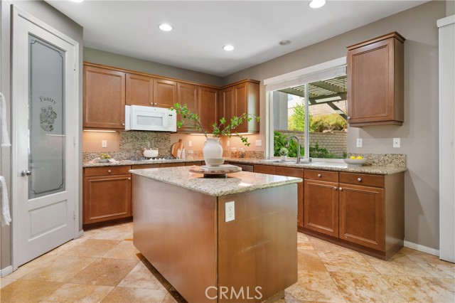 Detail Gallery Image 12 of 68 For 22229 Evening Star Ct, Saugus,  CA 91390 - 6 Beds | 5 Baths